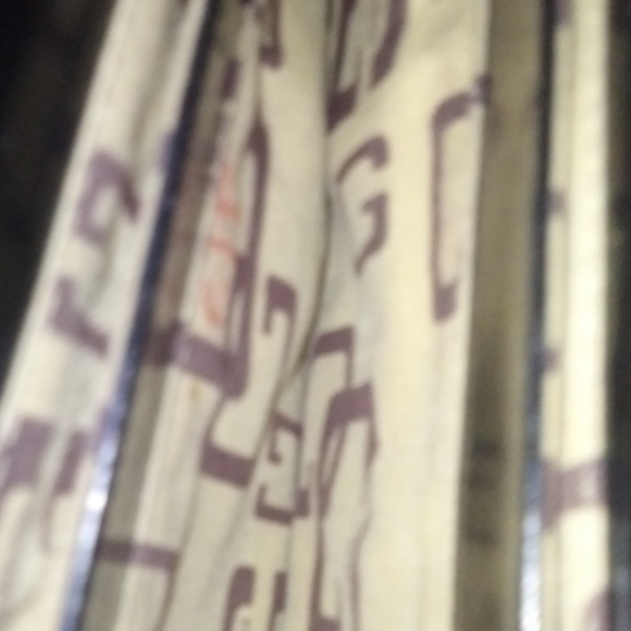 Black Guess Purse - Picture 3 of 3